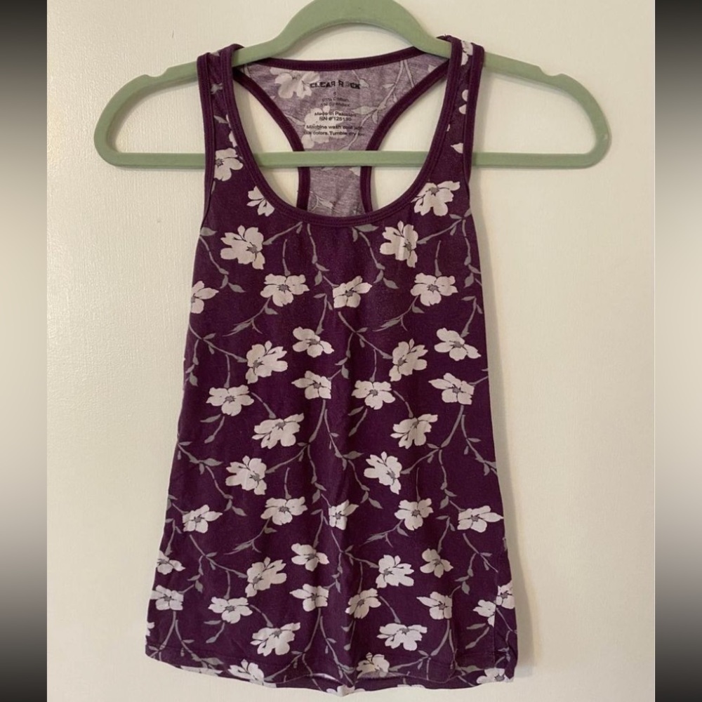 Women’s Clear Rock purple floral tank top